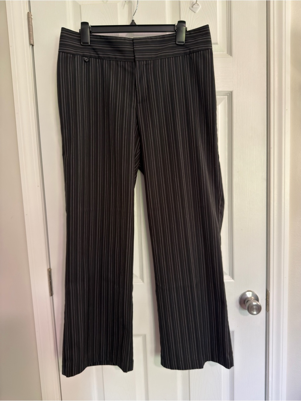 Dockers Black Gray Striped Straight Leg Pants Pockets Women 14 Short - FLAWED